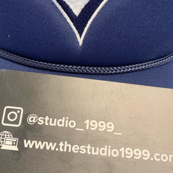 La Trucker Hat - Picture 3 of 3